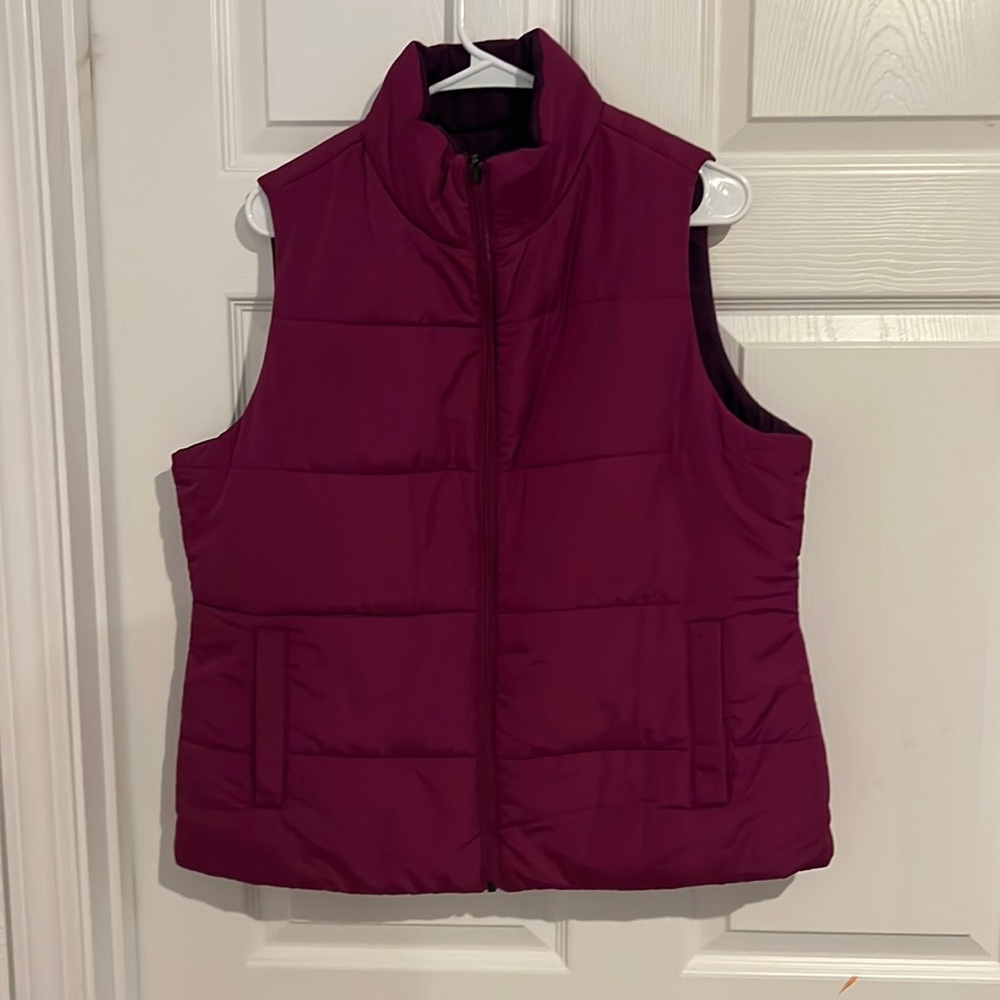 Reversible pink and purple vest with pockets no tag